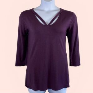 Laila Jayde Women’s 1X Purple V-Neck Knit Top